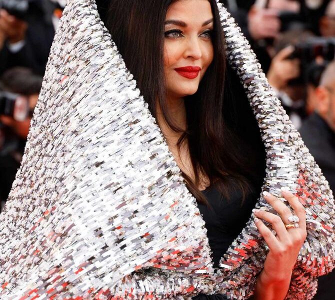Aishwarya Rai Bachchan, the original diva returns to Cannes 2023 red carpet (Pics)