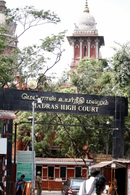‘Setback for OPS’: Madras HC to hear appeal on use of AIADMK symbol, flag & letterhead on June 10