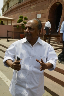 Either Rahul or Priyanka will contest from UP: AK Antony