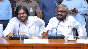 Karnataka agrees to send 8 Kumki elephants to Andhra (Lead)